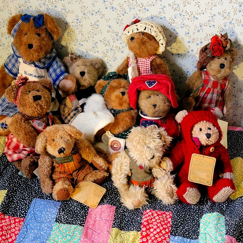 Bundle of 10 Boyd's Bears